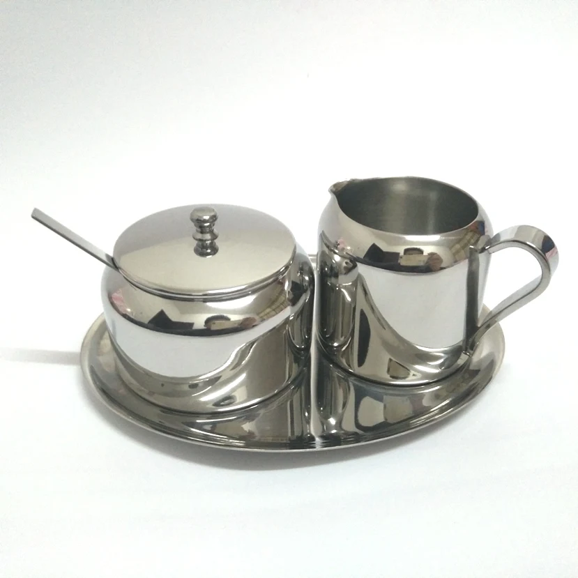 Набор из 5 кремов и сахара В комплект входит покрытая сахарница с ложкой