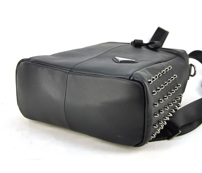 Женский оригинальный натуральный кожаный рюкзак панк шпильки сумки на плечо