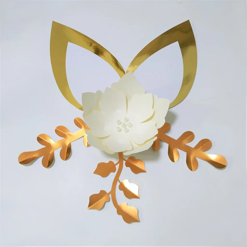 Фон для фотосъемки с искусственными цветами и бумажными цвета слоновой кости