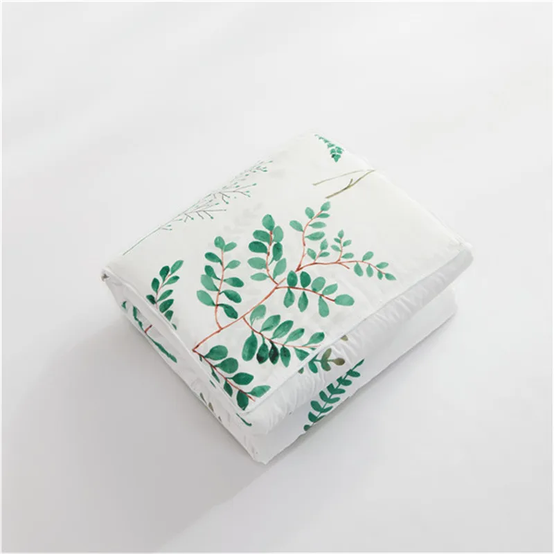 Изображение зеленого листа в современном стиле подушки мягкие плюшевые