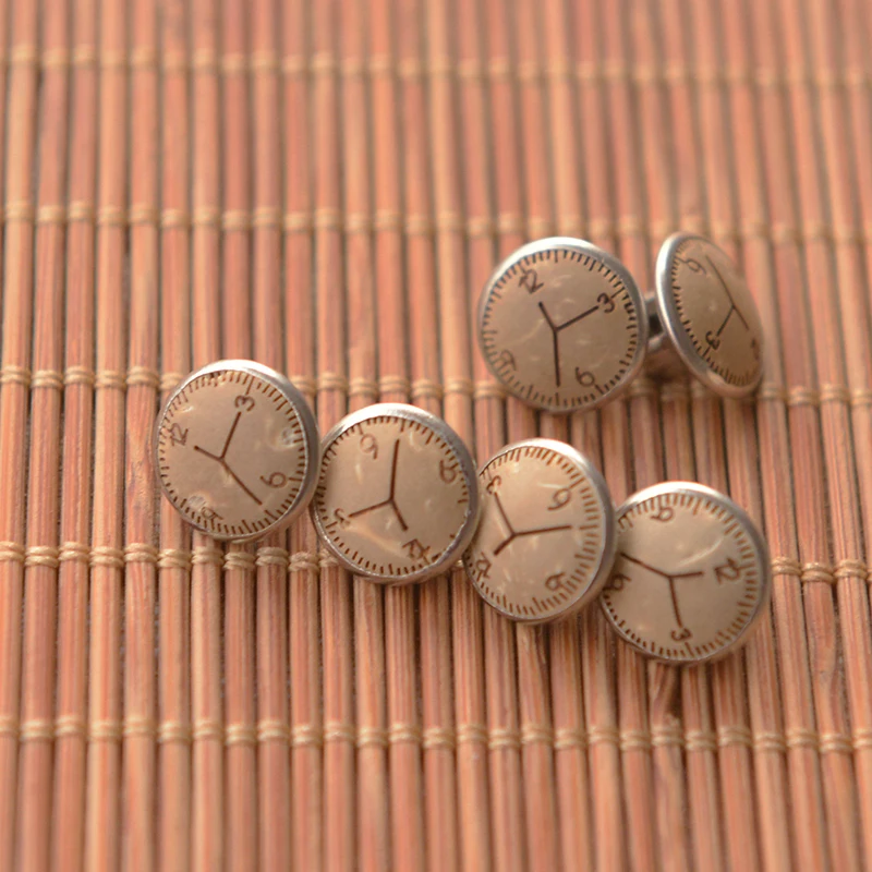 

1.1cm resin retro carving clock aluminum button shirt decoration manual DIY button accessories