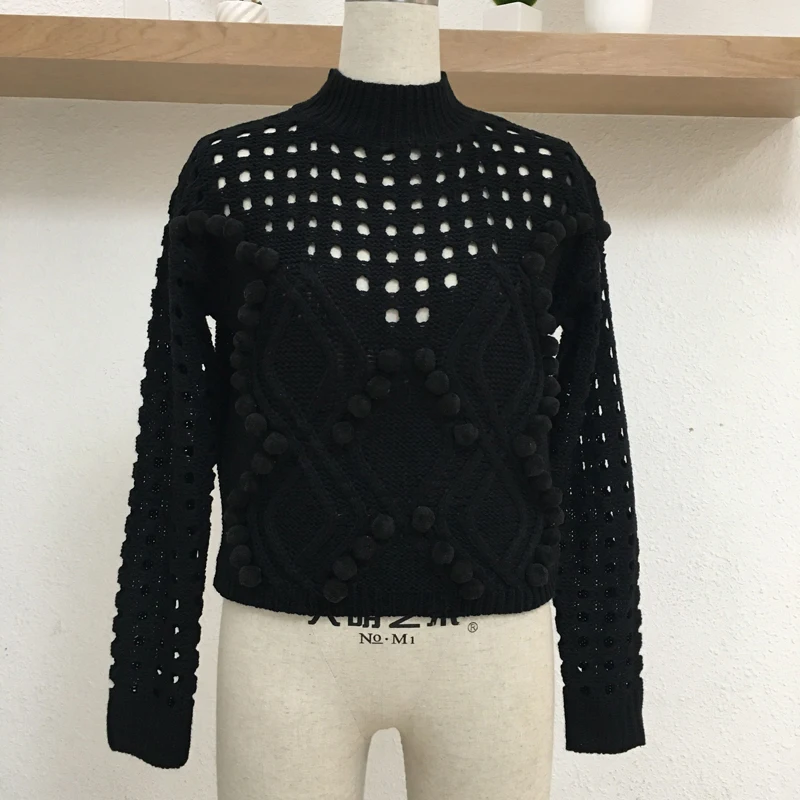 Женский короткий свитер с помпонами элегантный укороченный пуловер воротником