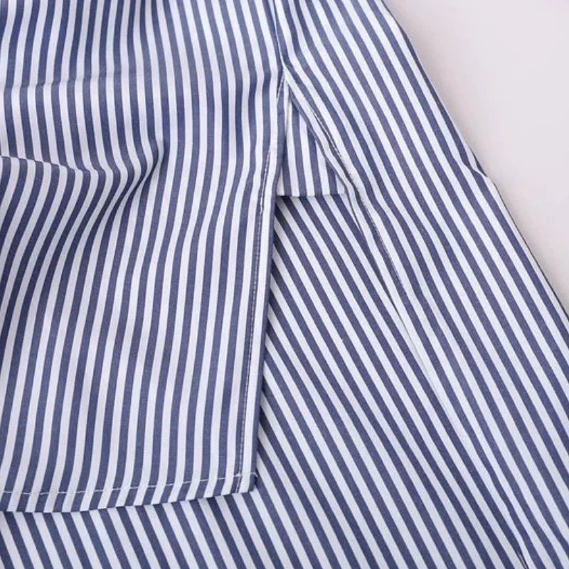 Модная женская рубашка в полоску с цветочной вышивкой и Боковым Разрезом блузка