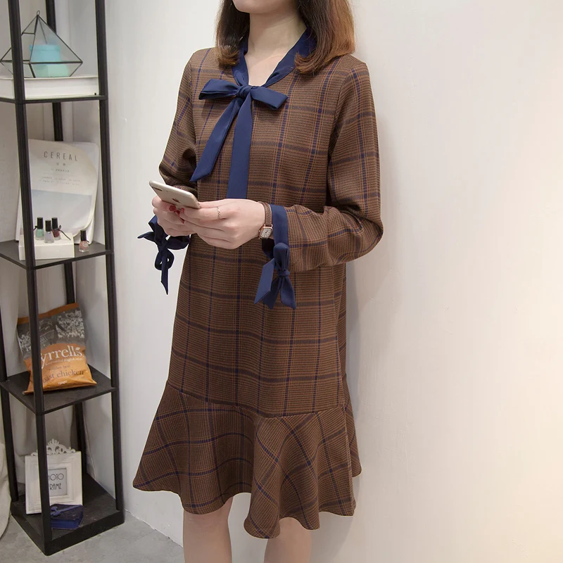 Caramel Plaid XL-5XL размера плюс женское клетчатое платье Весна милое с бантом воротник длинный рукав свободное повседневное Винтажное с рюшами Короткое платье для девушек - Цвет: Caramel Plaid