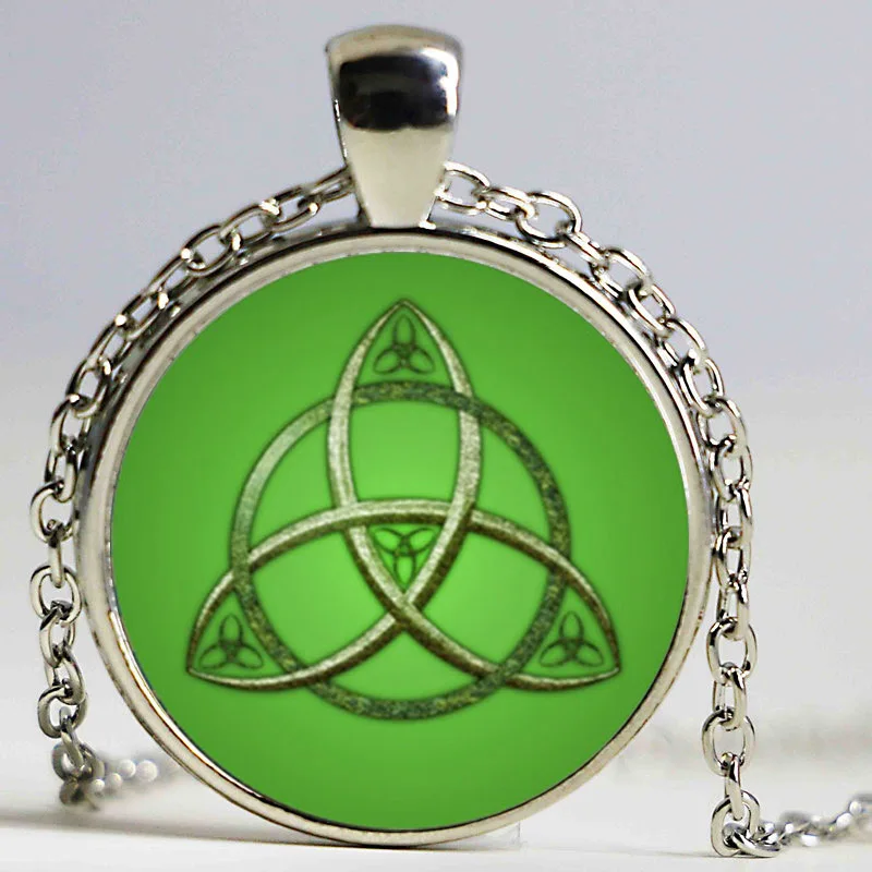 Ожерелье с подвеской в виде Троицы кельтики B &amp M 2016 винтажное Круглое Стеклянное