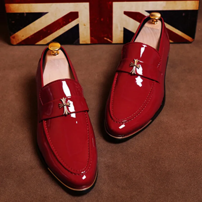 Мужские модельные туфли с острым носком сезон весна-лето фирменный дизайн