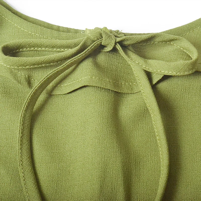 Женское платье с оборками повседневное облегающее зеленого цвета выше колена в