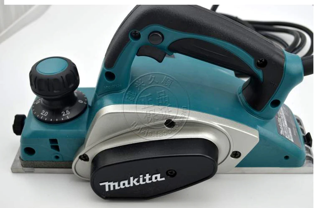 Makita KP0800X 620 Вт ширина строгания: 82 мм(3-1/") глубина: 2,5 мм(3/32") 17000 об/мин ручной Электрический строгальный станок