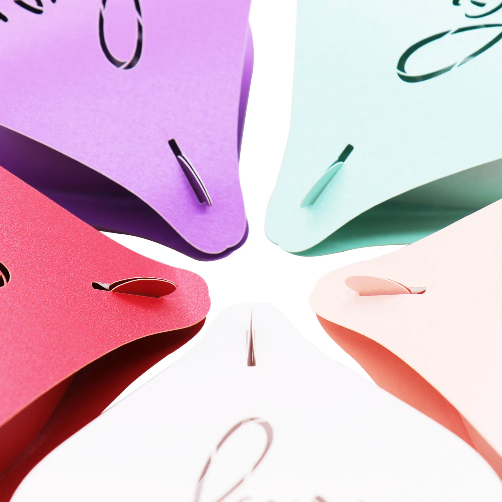 10 шт./лот бумажная конфетная коробка с полыми сердечками романтическая лазерная