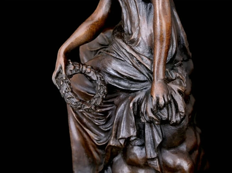 Скульптура в стиле арт деко Ангел воин богиня победы удерживающий меч Бронзовая