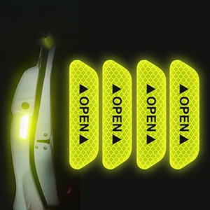 Светоотражающая наклейка на автомобиль, 4 шт.компл. Предупреждение в ассортименте