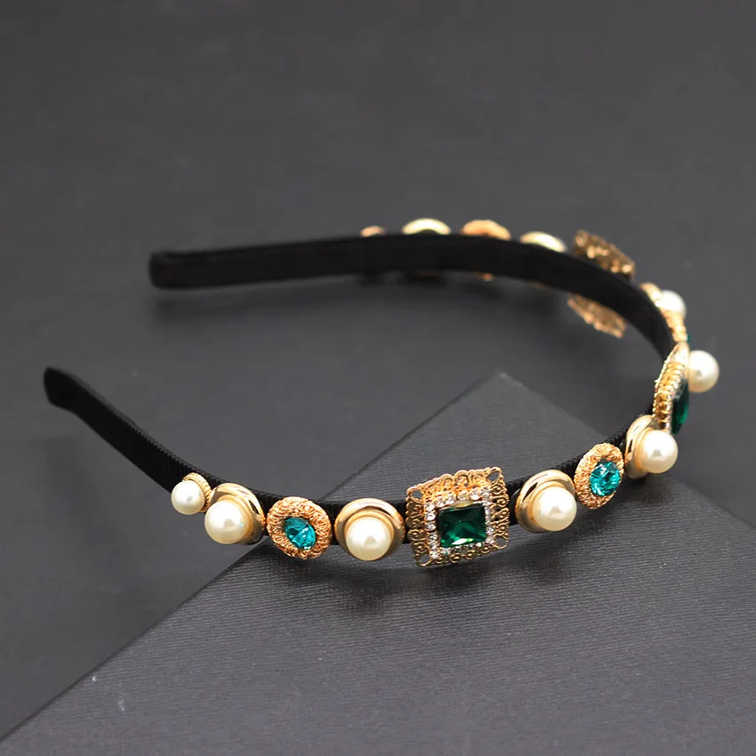 Простая уличная оголовье в стиле барокко с металлическим квадратным горным