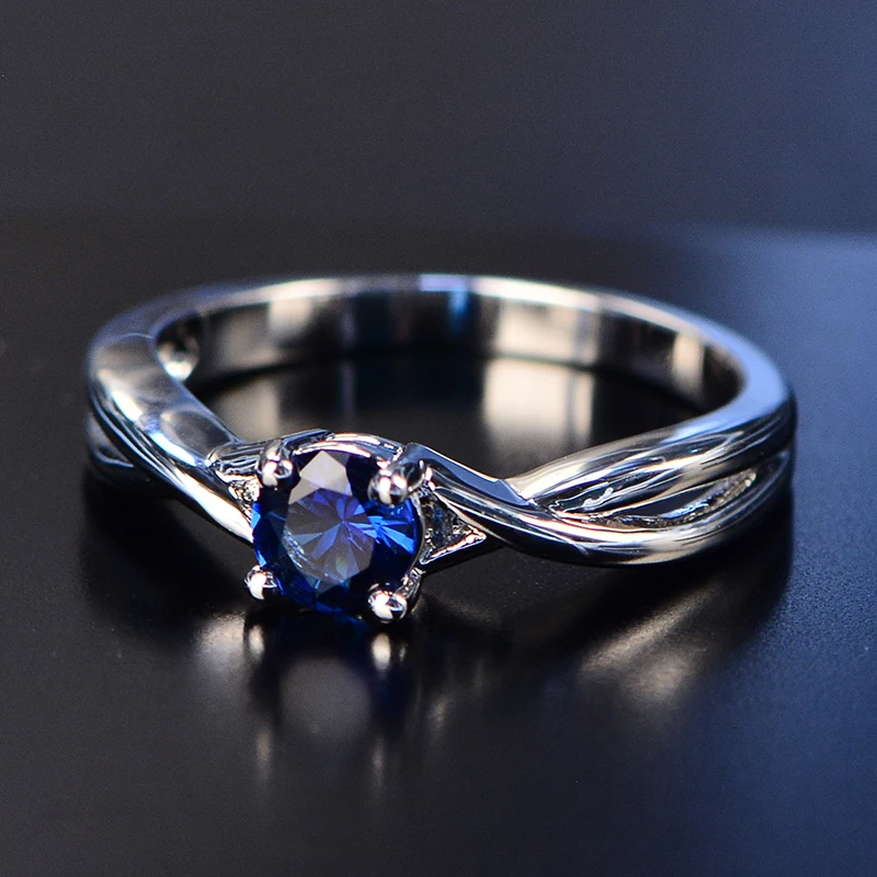 Женское кольцо из серебра 100% пробы с изумрудом | Украшения и аксессуары