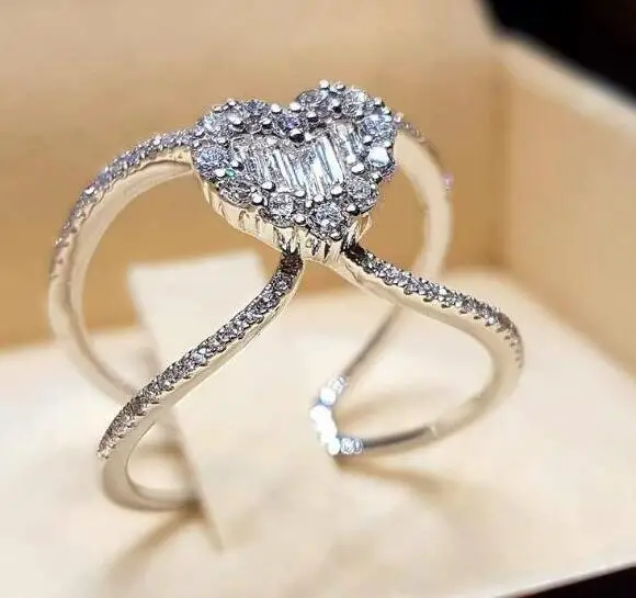 Женские кольца с кристаллами вечерние ювелирные изделия