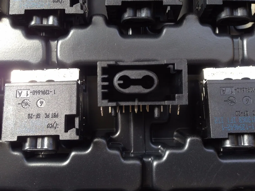 Абсолютно Новый TYCO PBT GF-20 1-1394640-1 самый волоконно-оптический разъем для усилителя