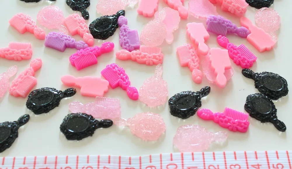 

set of 250pcs 28mm Kawaii princess mirror and comb cabochons for diy decoden making