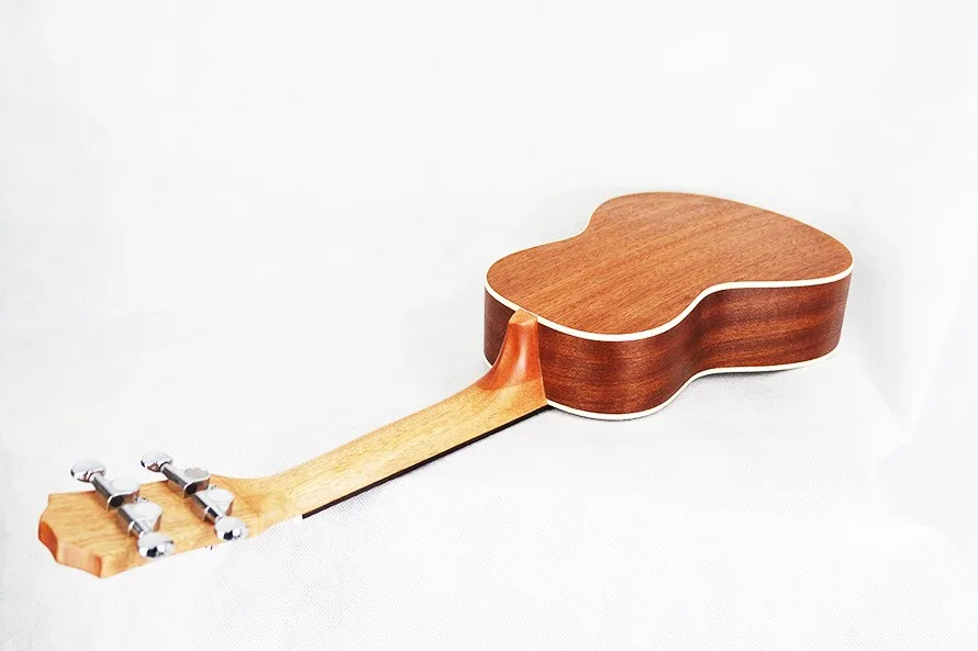 21 дюймов Ukelele сопрано маленькая гитара 4 струны Гавайские электрогитары Гавайские гитары Гавайские электрогитары Акустическая гитара e любящее сердце узор кавакинхо гитар
