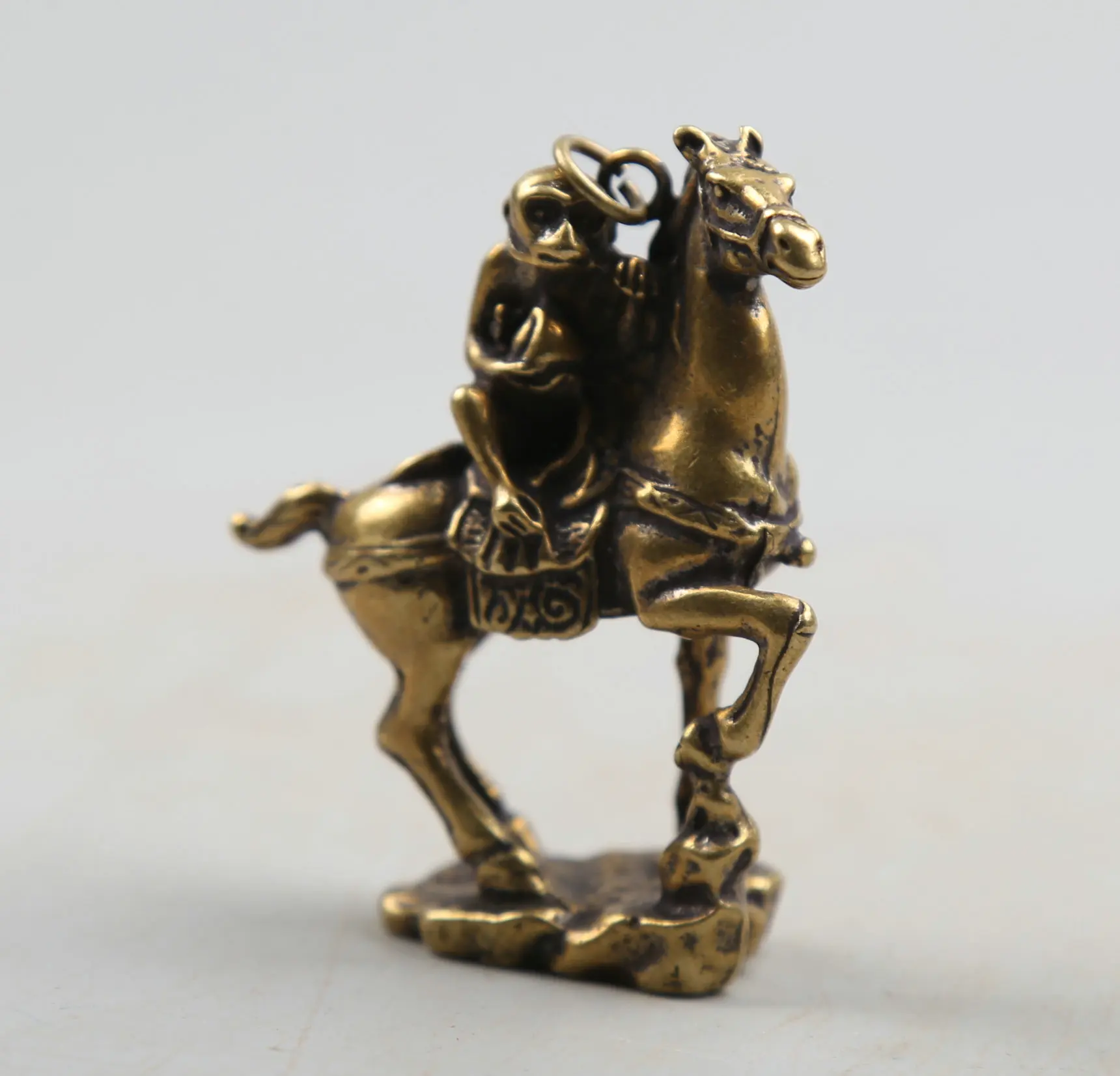 59MM/2.3&quot Collection Curio Rare Chinese Fengshui Bronze Exquisite Animal 12 Zodiac Year Monkey Ride Horse Pendant Statuary 73g | Дом и сад