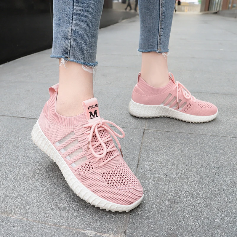 Женские теннисные туфли Новинка лета 2019 легкие мягкие спортивные для