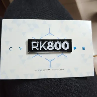 CostumeBuy игра Детройт: стать человеком Коннор костюм светящийся значок реквизит RK800 слова Android треугольник светящийся значок L920