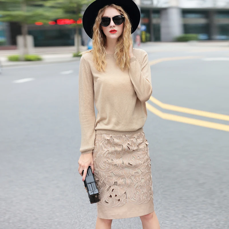 Женский трикотажный комплект из 2 предметов теплый свитер и прямая юбка