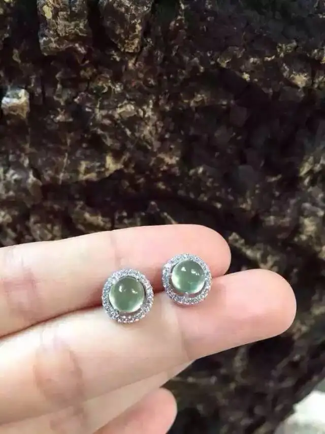 

Женские серьги-гвоздики из серебра 925 пробы