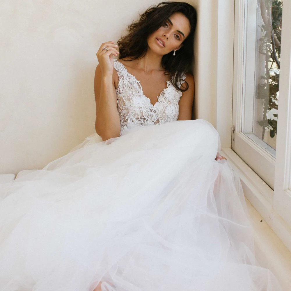 Элегантная белая цвета слоновой кости тюлевые Свадебные платья 2020 V-образным