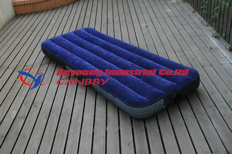 INTEX 68950 Классическая пуховая надувная односпальная кровать маленького размера для внутреннего и наружного использования, надувная кровать для одного человека