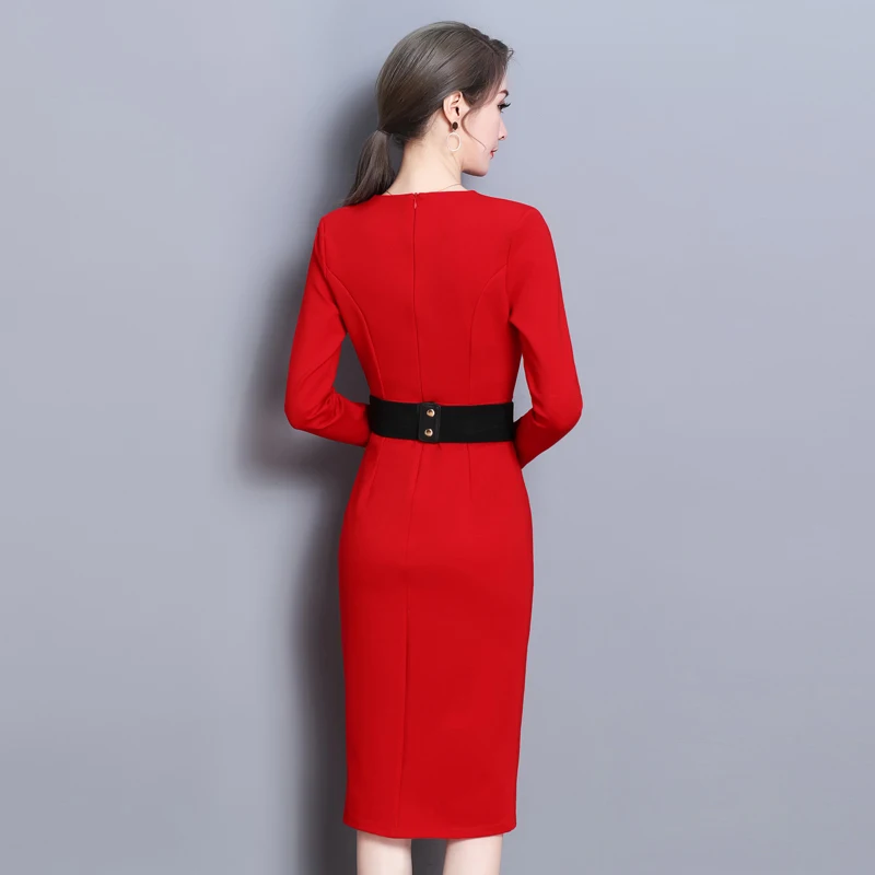 Элегантное облегающее платье с разрезом и поясом женское Пастельное офисное