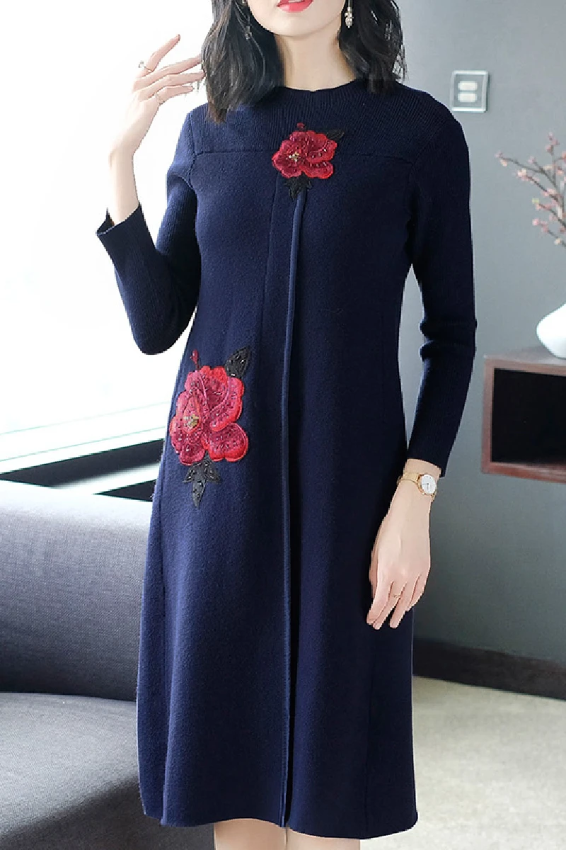 Модное вязаное платье с вышивкой на осень и зиму пикантное свободное женское