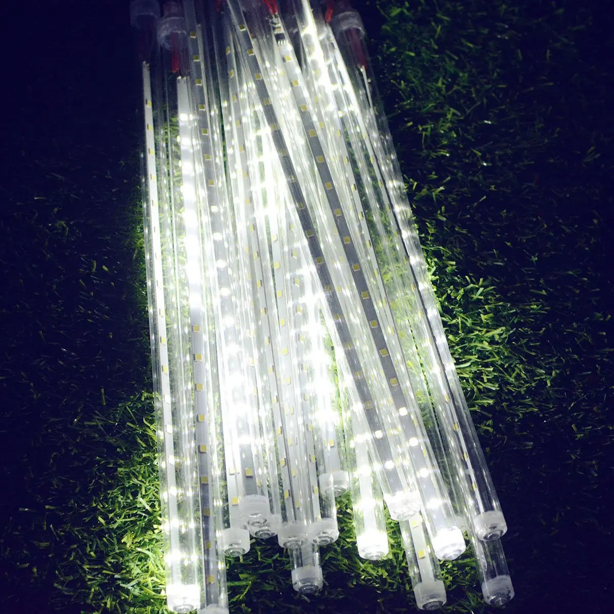 Solar Powered LED Outdoor Lights Meteor Shower Rain Lights Icicle Raindrop Snow Falling Lights Garden Holiday Wedding Decoration