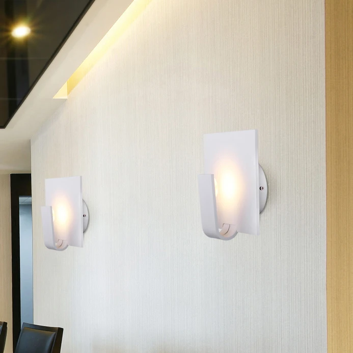 Минималистичное итальянское настенное бра с круглым/квадратным дизайном.