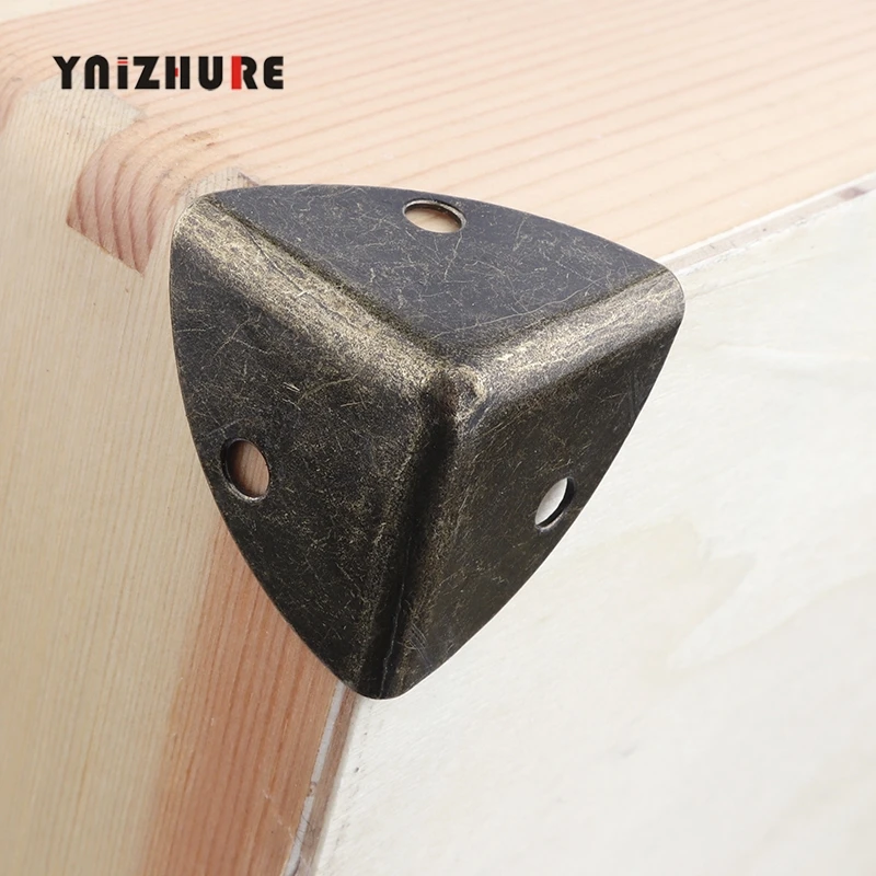 

Antique Style Metal Box Corner Iron Protection Case Edge Guard Corner Cover Reinforced Decorative Bronze Tone 25*25*25mm 4Pcs