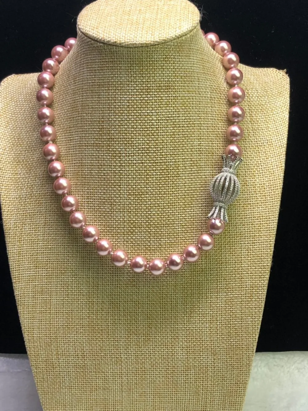 Fashion shell pearls necklace elegant jewelry for lady handmade Length can be customized |