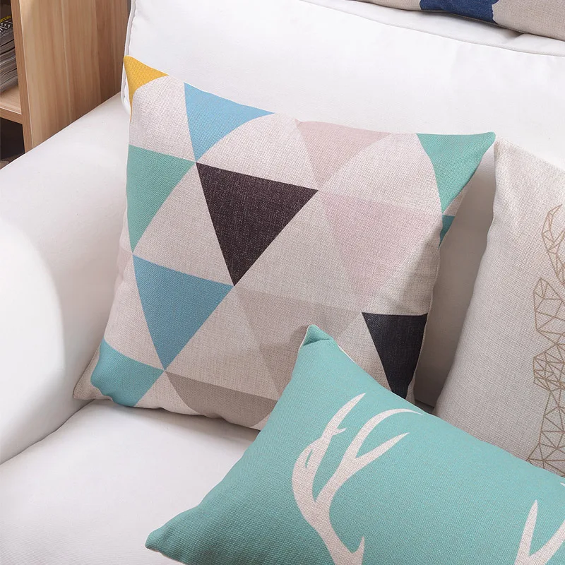 Декоративная наволочка в скандинавском стиле с изображением оленя