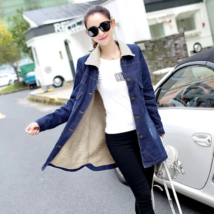 Женская джинсовая куртка длинная приталенная большого размера на весну и осень