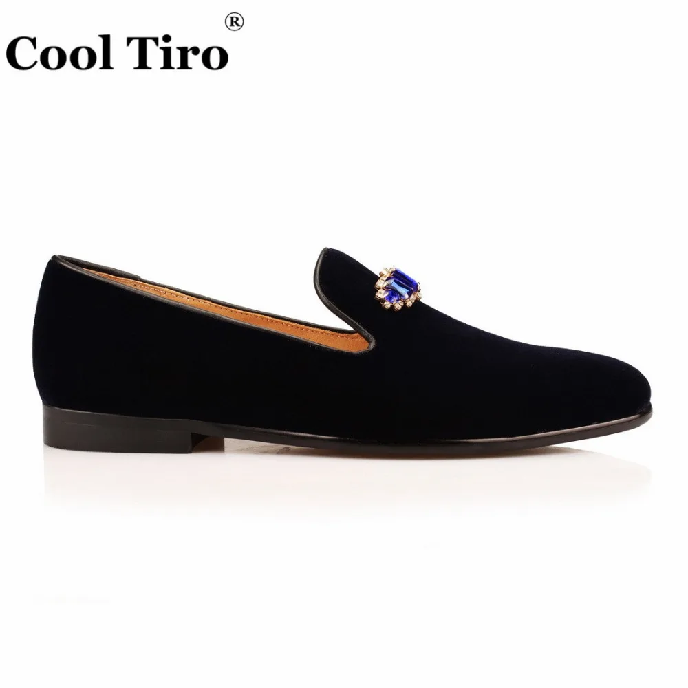 Крутая Тиро брошь с синим кристаллом мужские тапочки темно синие бархатные