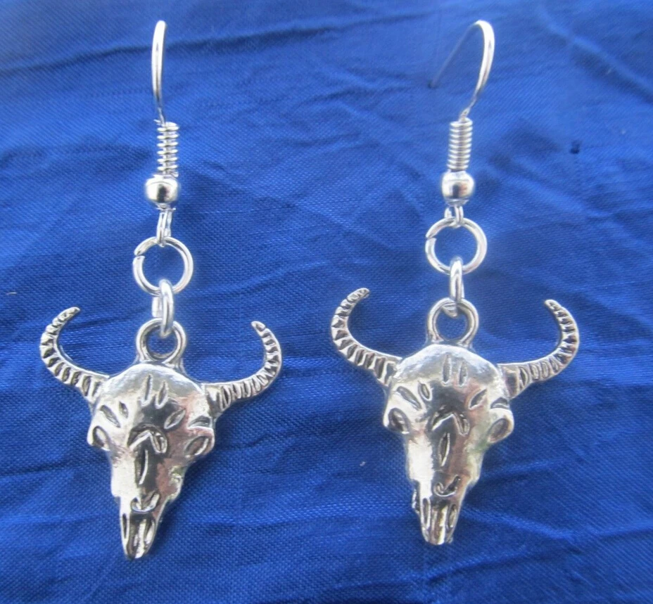 Горячие 10 пара/лот древние серебряные Булл кулоны с черепами драпированные