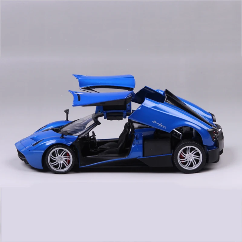 Детские литые игрушки, машинки, 1:18, масштаб 1/18, сплав, 1/18, масштаб, Pagani, литье под давлением, красный цвет, Гоночная машина, модель, игрушки, коллекция, подарок