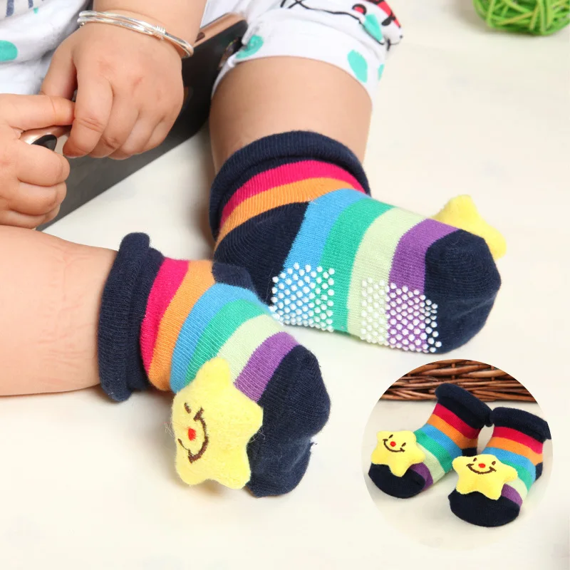 Популярные детские носки тапочки осенне зимние нескользящие с мягкой подошвой