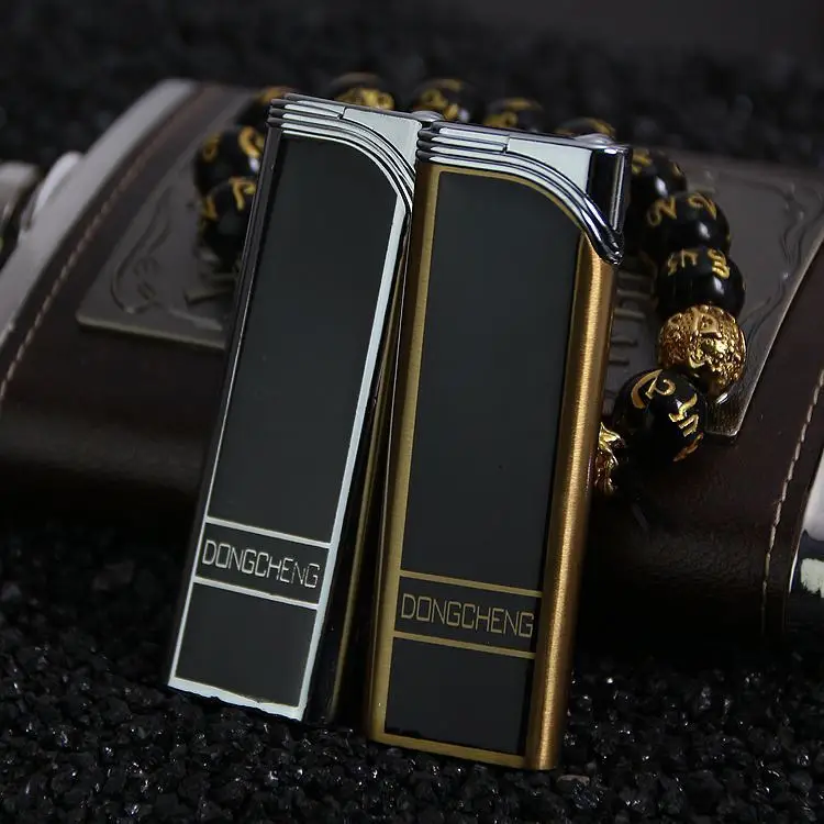 Металлическая ветрозащитная зажигалка с черной полосой | Дом и сад