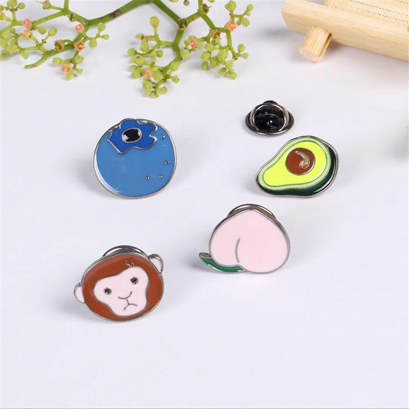 Аксессуары Металлическая цветная эмалированная брошь в виде фруктов авокадо