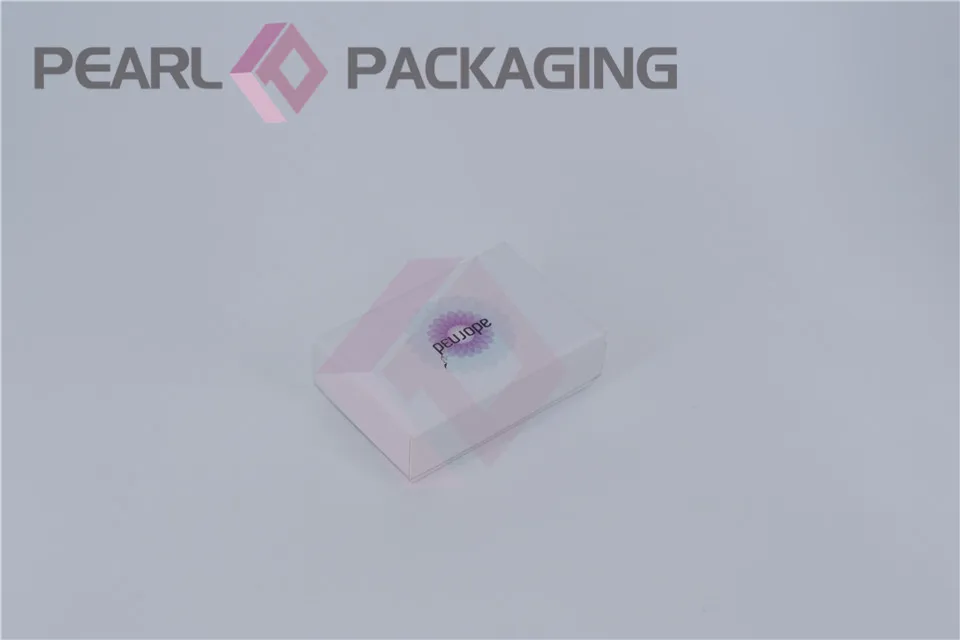 Рисунок 4 - Матовая белая картонная шкатулка для ювелирных изделий