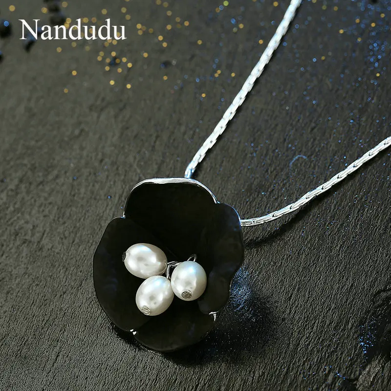 Nandudu модные чёрные цветы кулон ожерелье серьги Ювелирные наборы для женщин белый жемчуг Блестящая серебряная цепочка бижутерия CN444