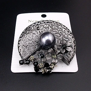 Брошь TANGTANG серая