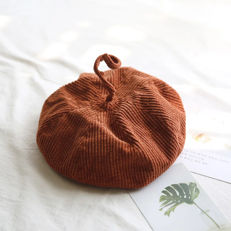 Joejerry Harajuku Boina Verde rosado lindo boina bordado Вельветовая Кепка на плоской подошве для девочек Newsboy sombreros Primavera Verano - Цвет: Коричневый