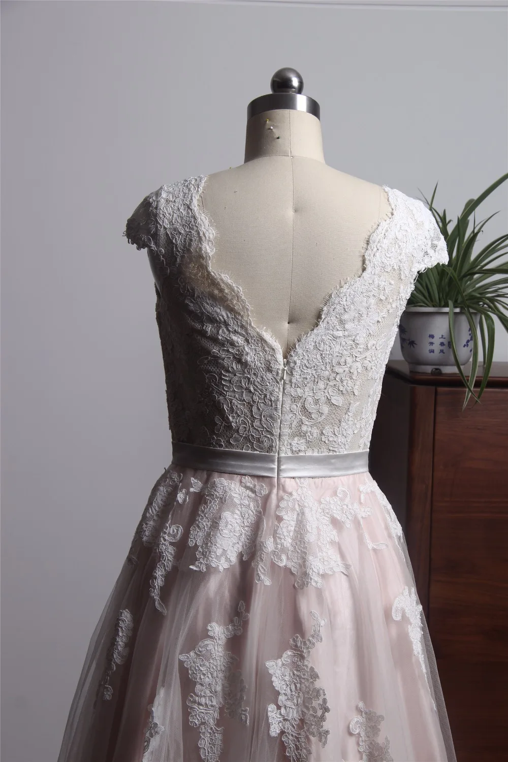 Новая мода 2018 выпускные длинные платья с v образным вырезом кружевные аппликации