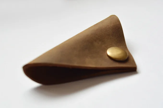 Кабель для наушников устройство перемотки и передачи данных из кожи (наушники не