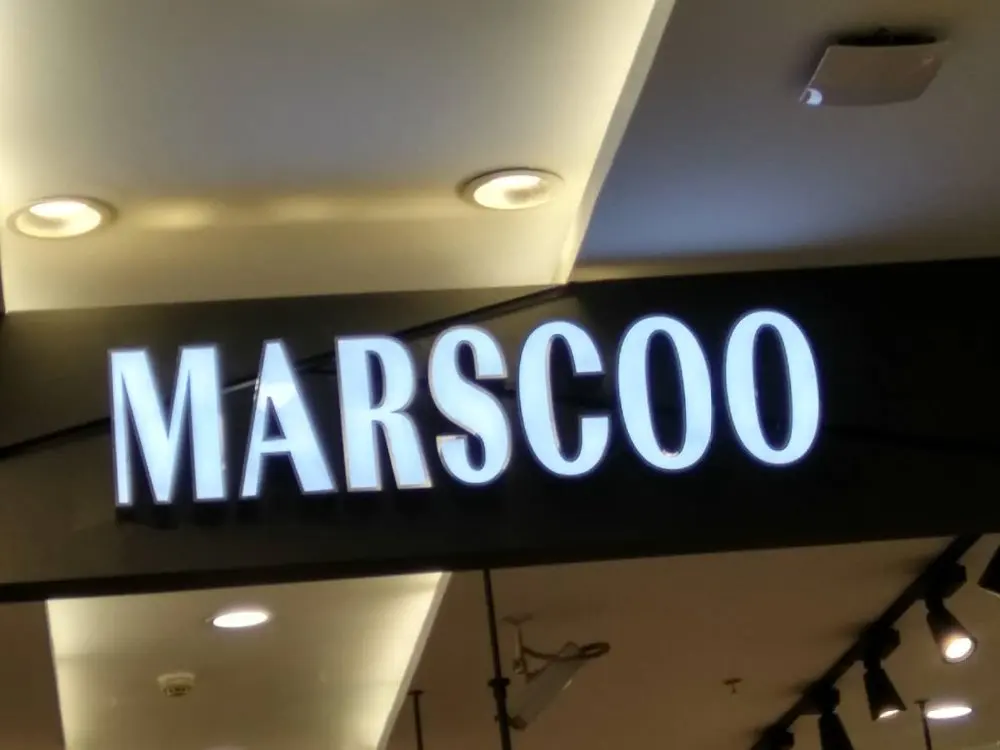 Светодиодный светильник с металлическими буквами из нержавеющей стали