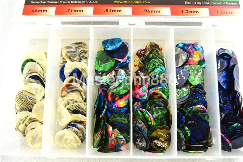 600pcs Alice Small Sector 0.46/0.71/0.81mm Colorful Pearl Celluloid Electric/Acoustic Guitar Picks Plastic Box Wholesale